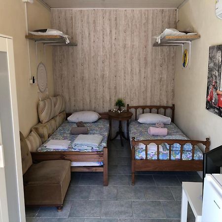 Converted Shed Studio & Garden Hanging Bed Pórto Ráfti Exterior photo
